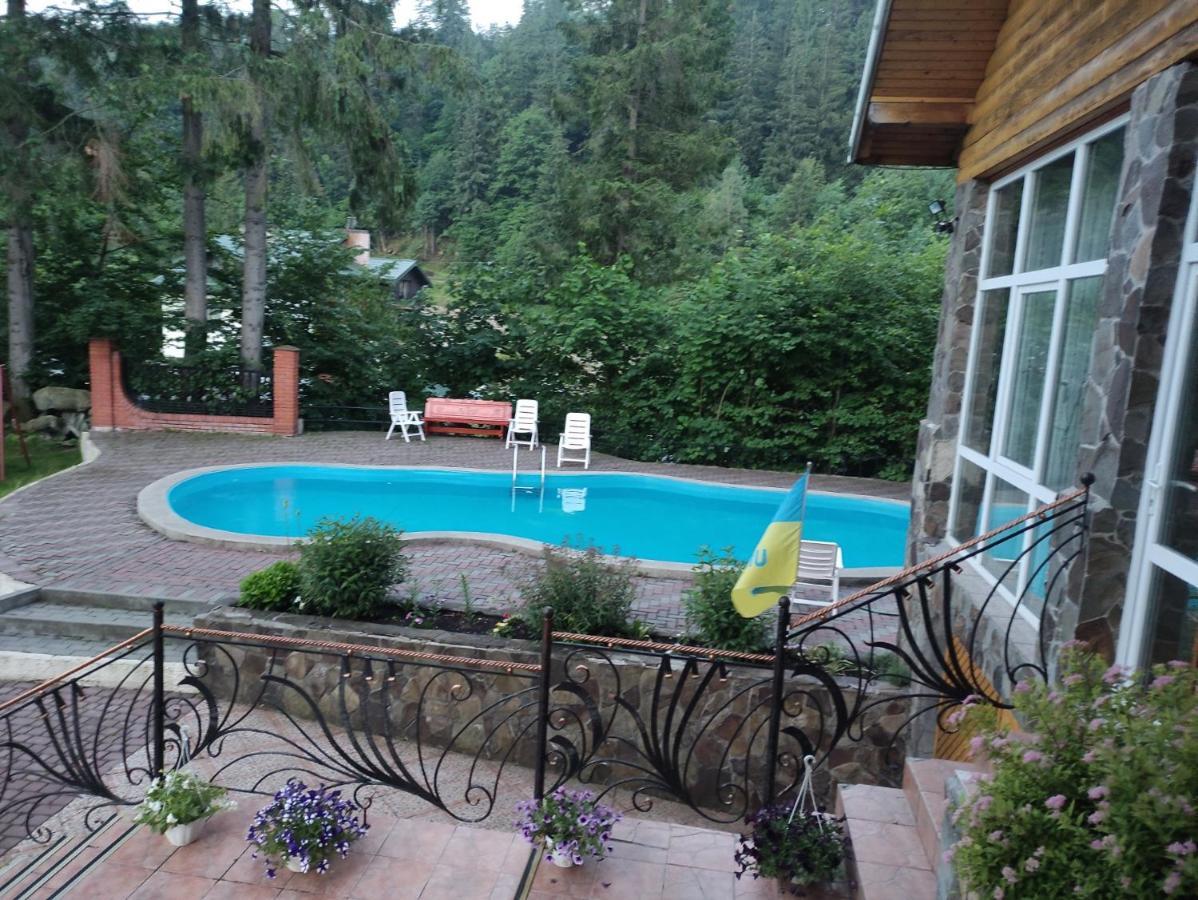 Лелеч Hotel Tatariv Buitenkant foto