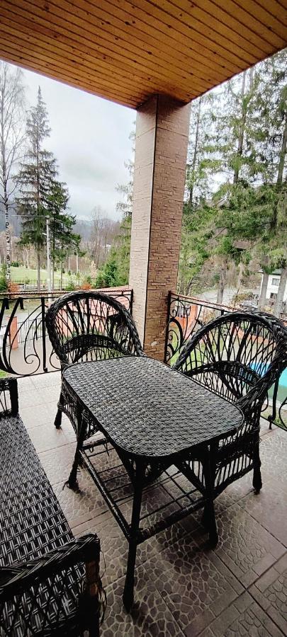 Лелеч Hotel Tatariv Buitenkant foto