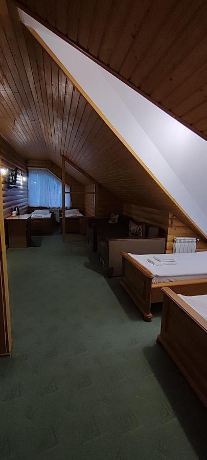 Лелеч Hotel Tatariv Buitenkant foto