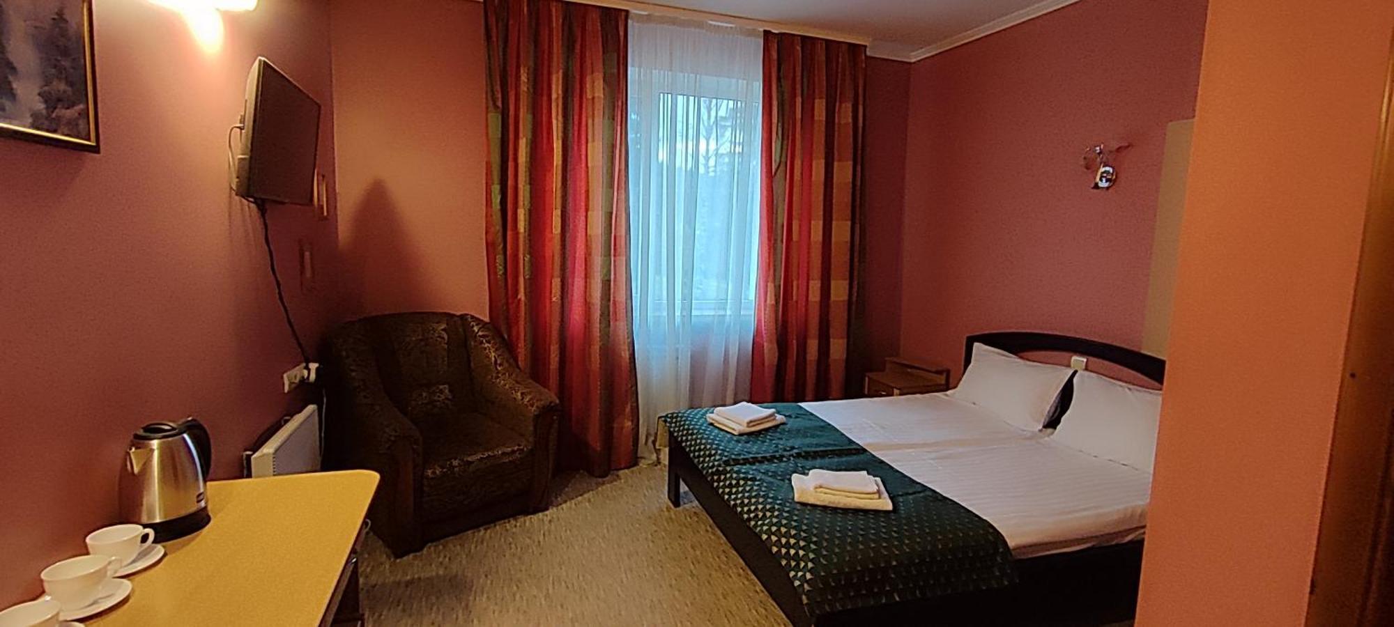Лелеч Hotel Tatariv Buitenkant foto
