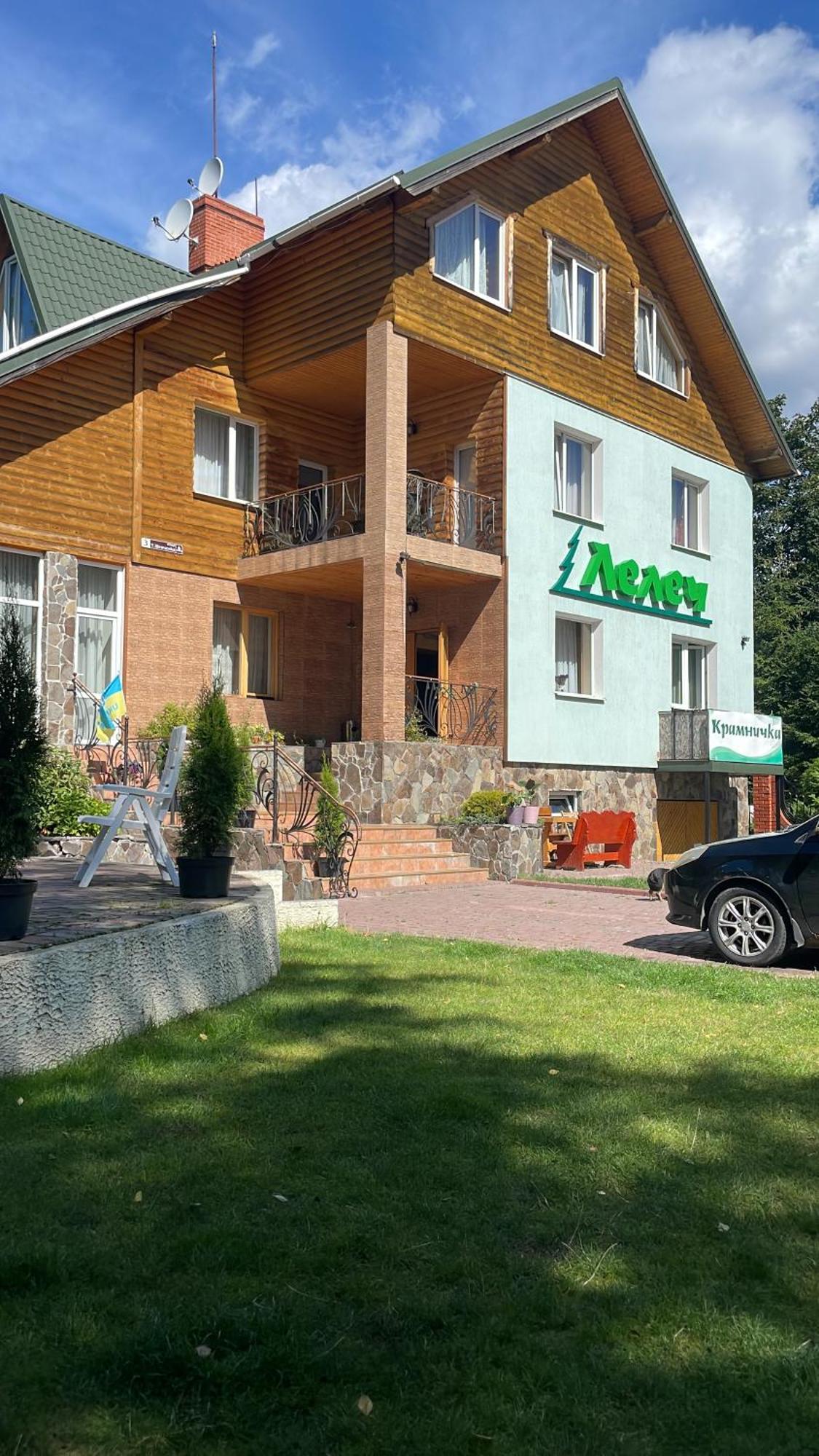 Лелеч Hotel Tatariv Buitenkant foto