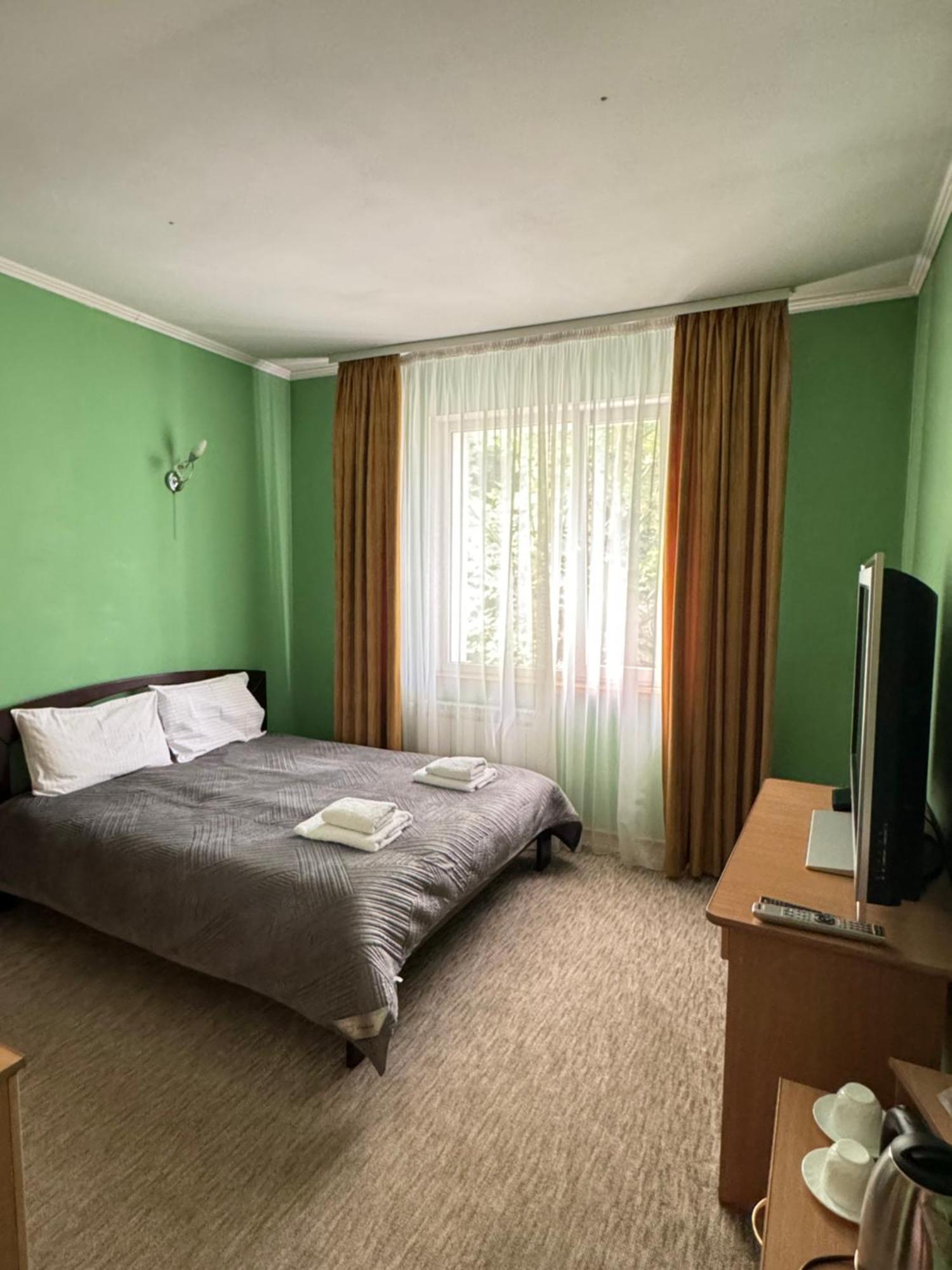 Лелеч Hotel Tatariv Buitenkant foto