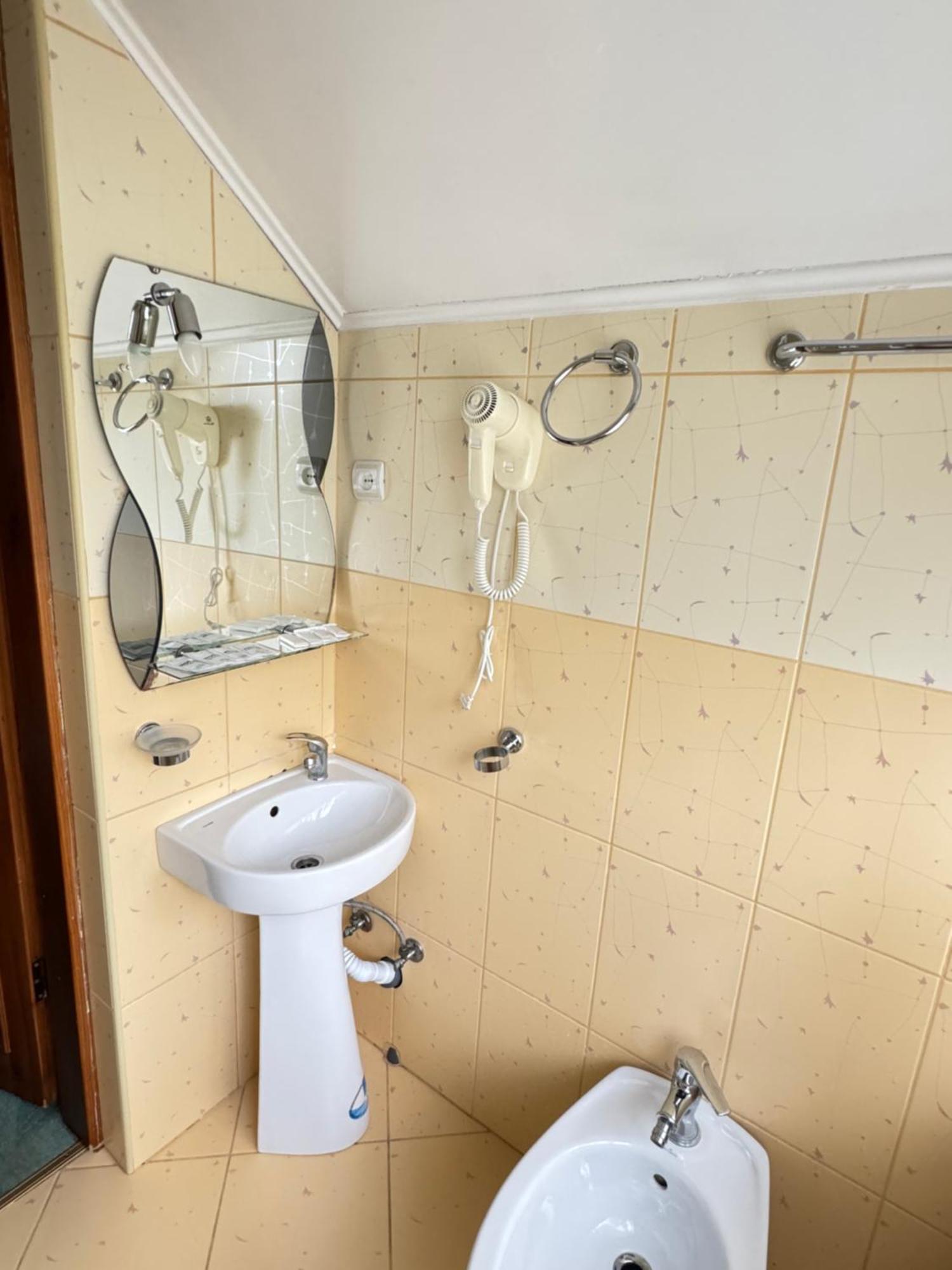 Лелеч Hotel Tatariv Buitenkant foto