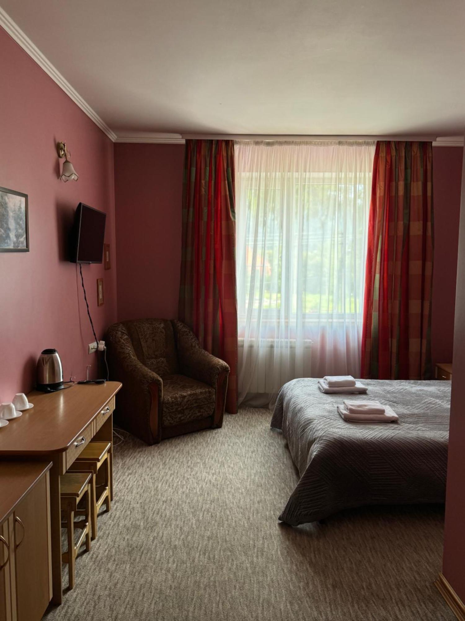 Лелеч Hotel Tatariv Buitenkant foto